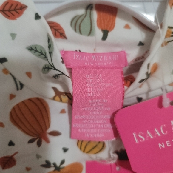 Isaac Mizrahi Pumpkin Print Baby Outfit - Picture 4 of 6